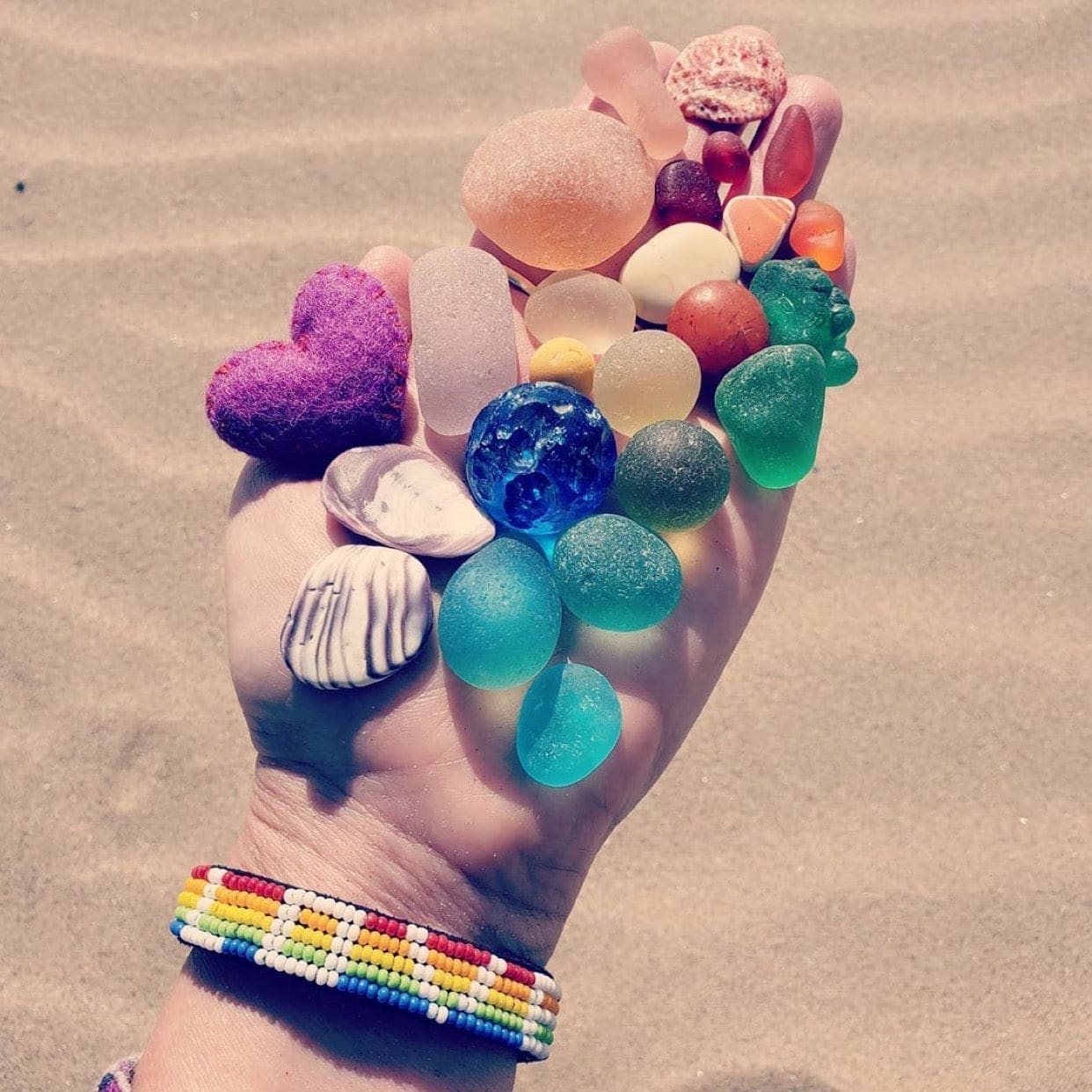 Love_Is_Project_Rainbow_Love_bracelet_45a0a9c6-d96a-4473-91f0-9f5d4cd1ab06.jpg?v=1724871772