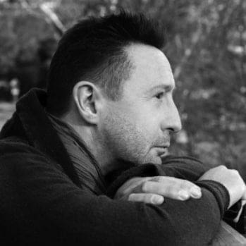 julian_lennon.jpg?v=1631061477