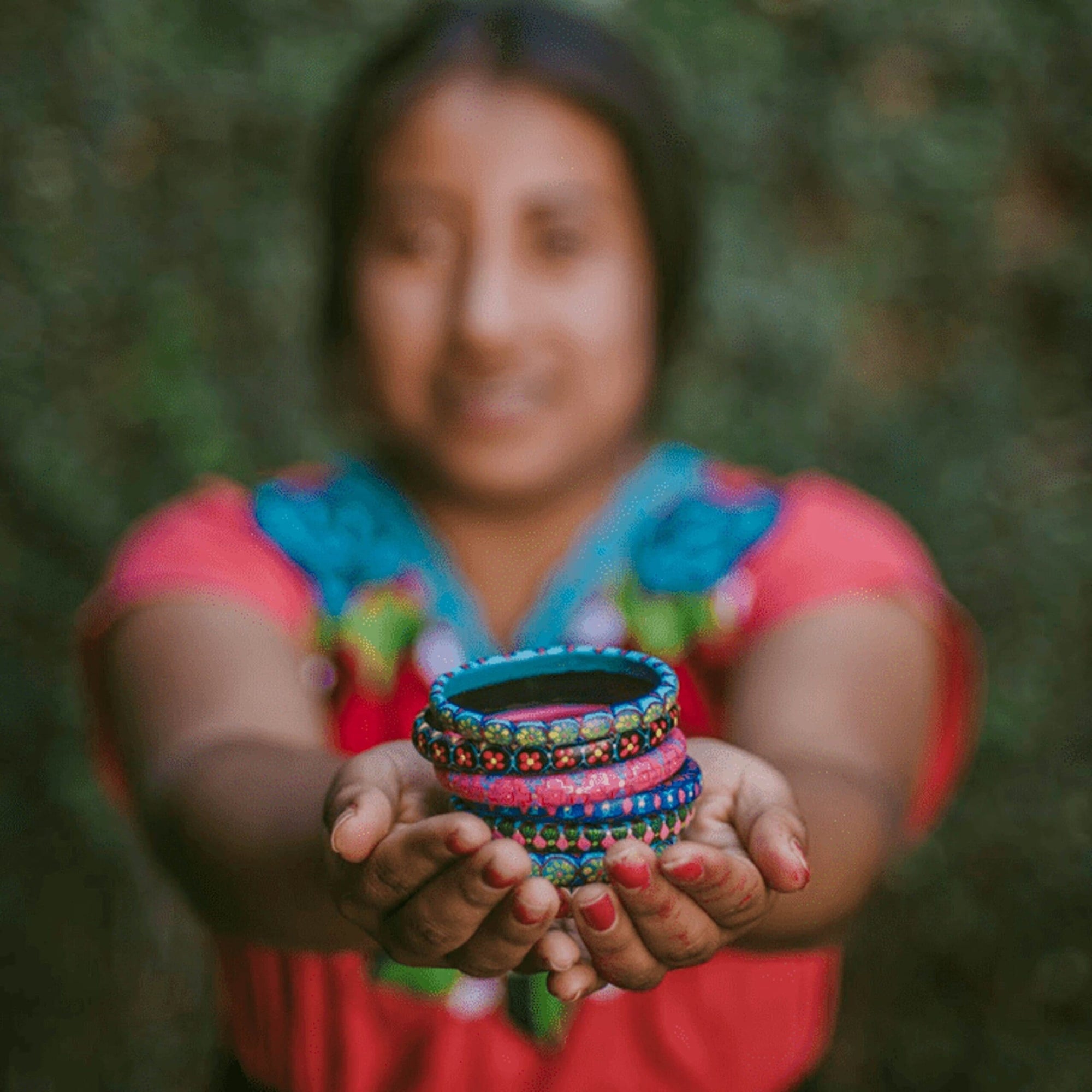 Corazon Wooden Bangle - Black