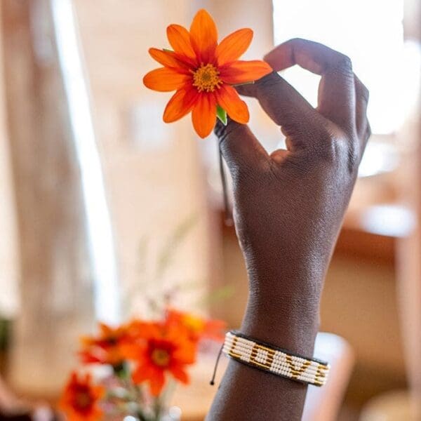 LOVE Bracelet - White/Gold